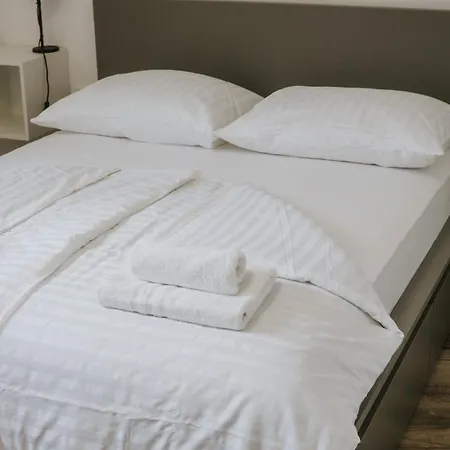 Jakova Hisa * Kobarid