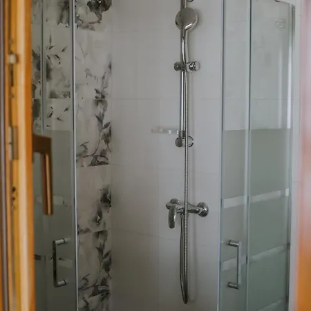 Jakova Hisa Apartman *