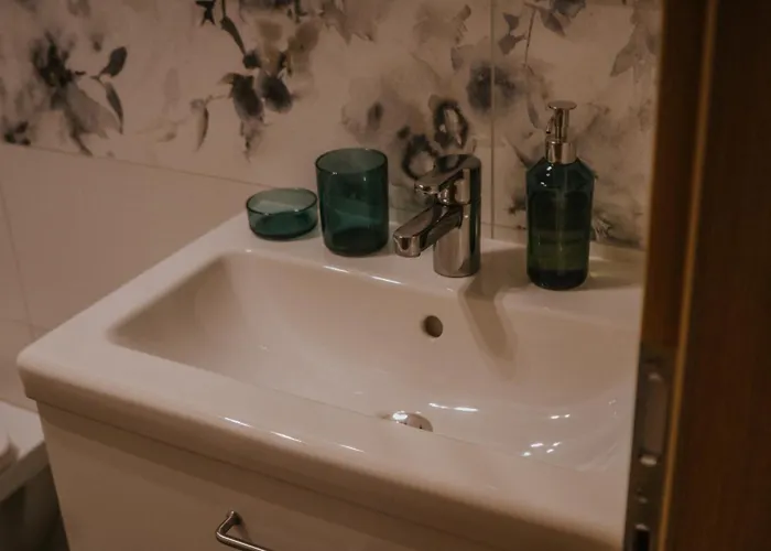 Jakova Hisa * Kobarid